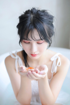 60丰满美女
